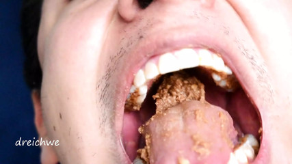 Eating cookies