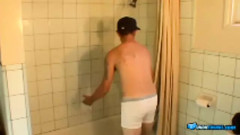 Twink Grant Hiller Spiced Up His Bath Time Stroking His Cock