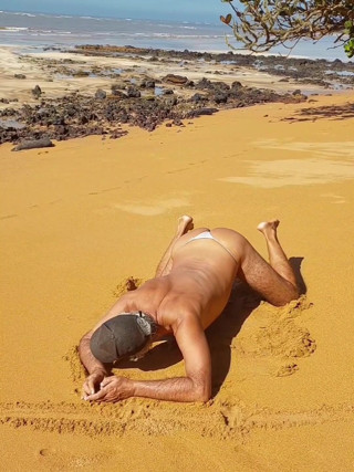 Ladysilva Crossdresser Showing off Her Hot Ass in Panties on the Beach thumbnail