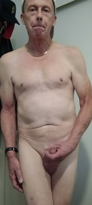 White Boy Jacks Off Exposing His Tiny Dicklet