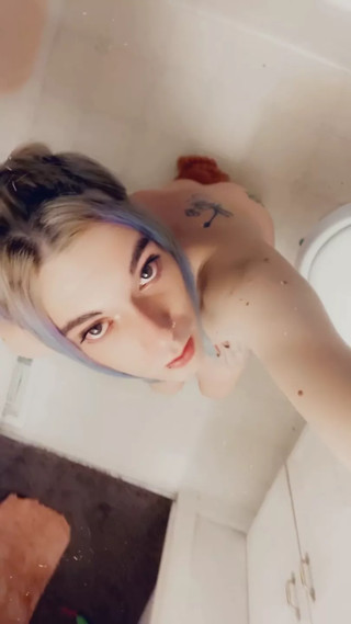Gorgeous Girl Nude Taking a Shower