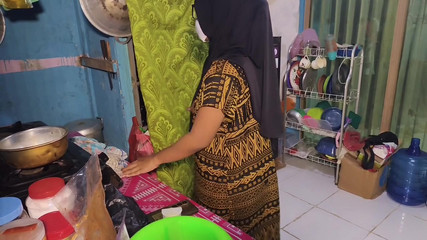 Sister-in-law Cooking while masturbating