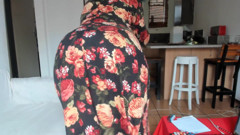Shaking bum bum
