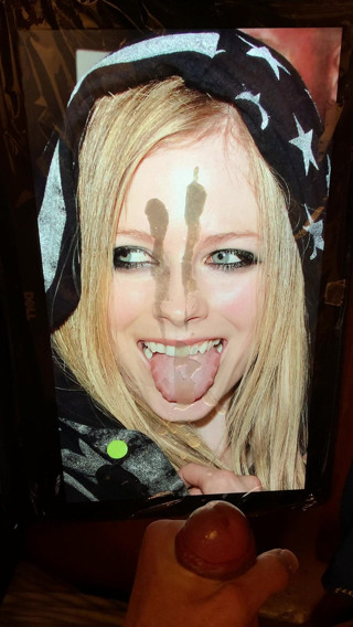 Avril Lavigne Birthday Cum Tribute