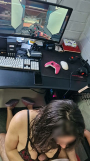 I'm fucking my gamer stepcousin
