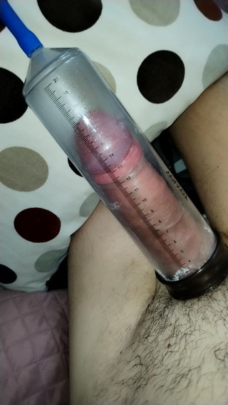 I pump my dick and cum