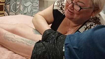 Stepmom barely swallowed all the cum after a blowjob