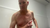 Oily show off at the gym with Titty slo-mo