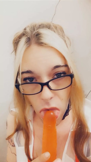 Gorgeous Schoolgirl Wants To Play