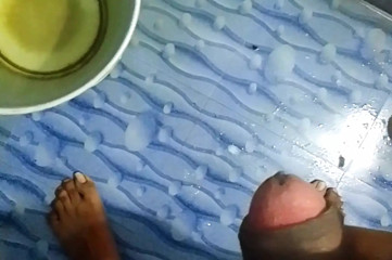 I recorded my stepbrother doing mastrubation In bathroom