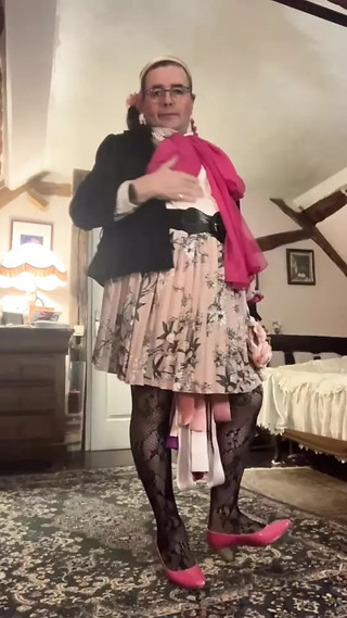 Outfit with a little floral skirt