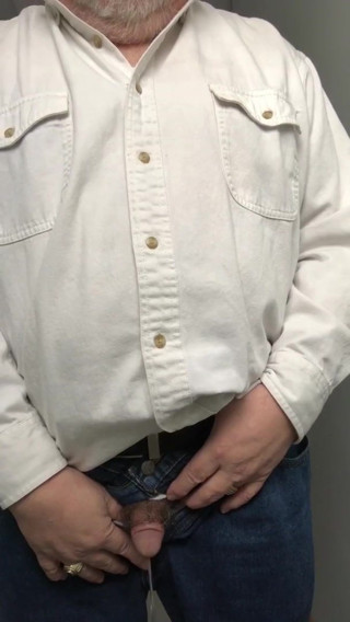 Daddy Dave peeing