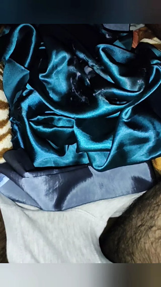 Dickhead rub with satin silky green saree of neighbour Chachi (29)
