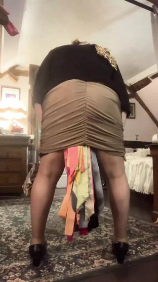 In outfit with a tight golden dress for one night