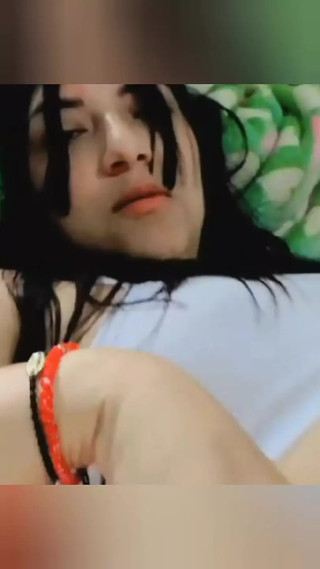 WHENEVER I DO TIK TOK I WARM UP, WHOEVER ACCOMPANIES ME I'M ALONE AT HOME