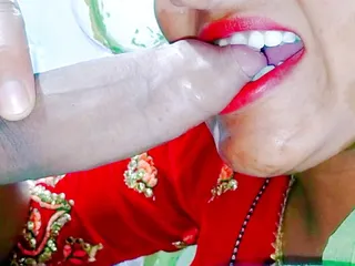 Eating cock !! Red lips Highly sensual blowjob !! Chew dick Her hobby is sucking a pulsating cock. Detailed close-up Gentle Blow