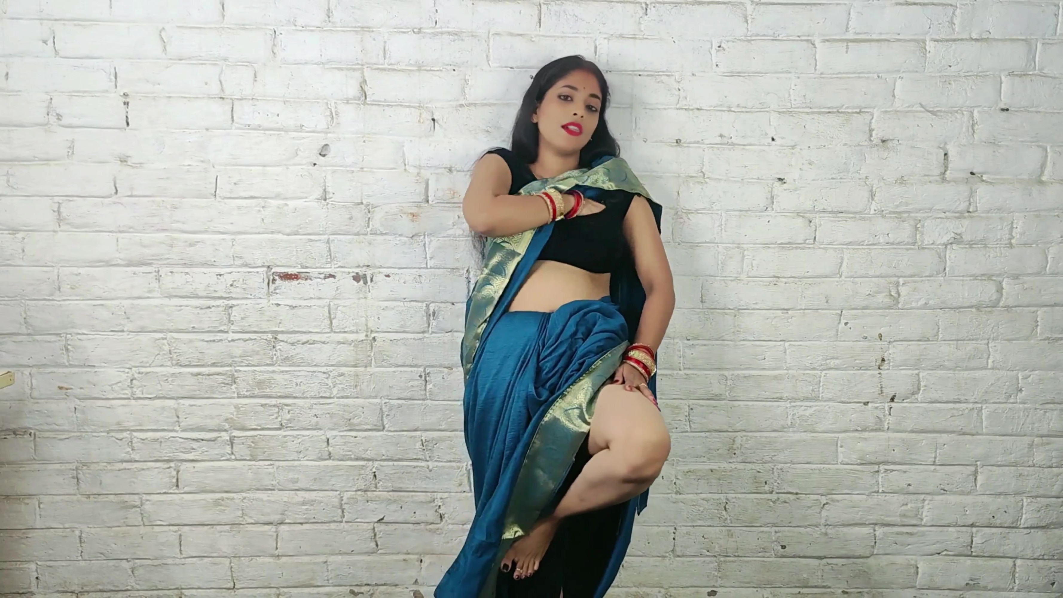 Hot Sexy Desi Indian Bhabhi in blue saree Fuck archita phukan viral video