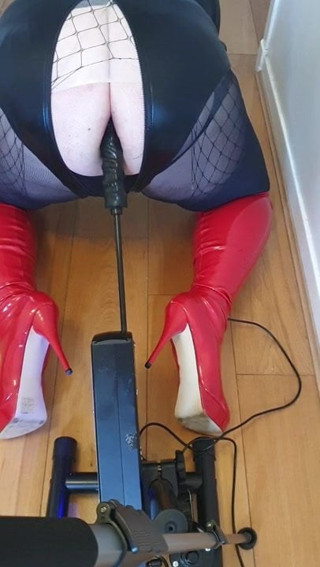 Sissy fuck machine ass to mouth