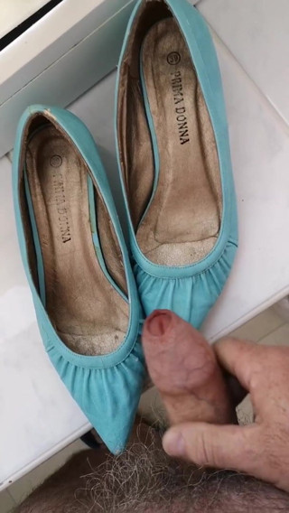 Pumps and Cum