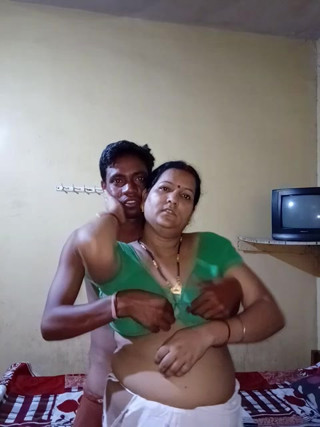 Old Desi Aunty Sex Young Boy Full hard sex