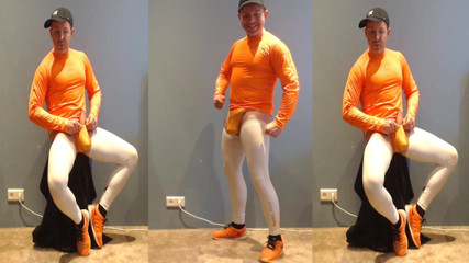 Showing the bulge dick