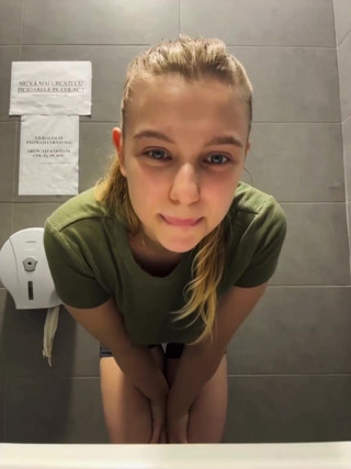 Extreme Squirt. Big Ass Sit on the Cam