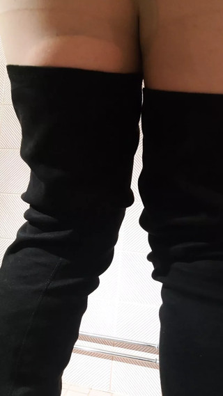 Peeing with boots on