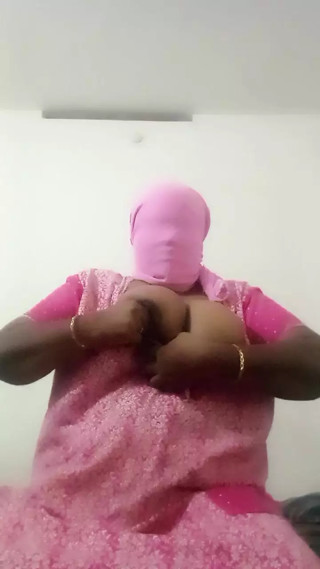 Indian Anty Hot Scene in Bed Room Performance