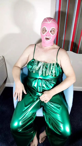 8 min Tranny slut used condom cumfeast thumbnail