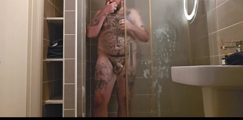 The Airbnb Host Caught Me Jerking off in the Shower!