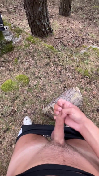 Harry_jen  Outdoor Gay Masturbating and Cumming