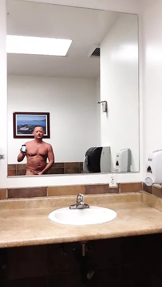 Croydonchris naked and cumming in public toilet