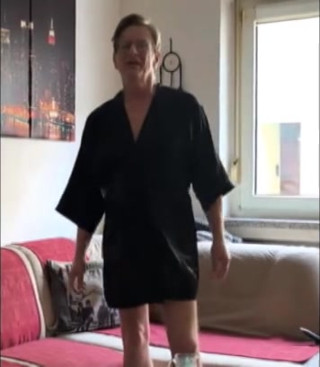 He took off his dressing gown 21.02.2026