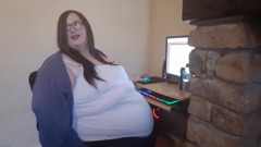 SSBBW worker at the office after dark