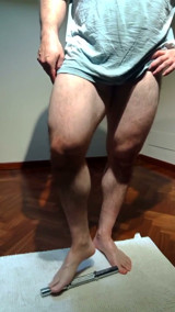 Muscular Bodybuilder Gives the Dumbbell a Filthy Footjob, M