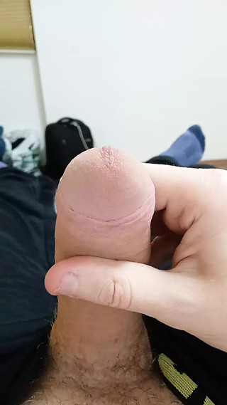 Guy jerking off on camera