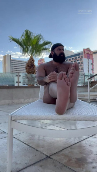 Oscar Bear  Come watch me at the pool and watch me furry body and feet | Anal Video Updates | Porn videos