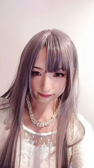 Woman dress Videos to pee in the toilet