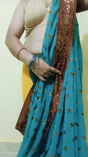 My friend wife wearing saree and remove