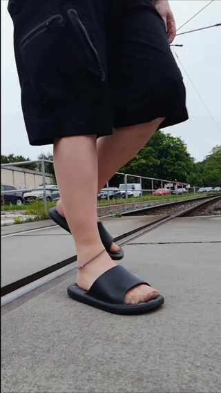 Carmen Nylonjunge Walked Around in Braunschweiger Weststadt thumbnail
