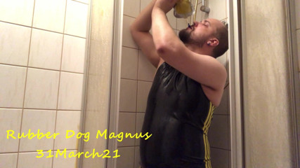 Rubber Piss Slave 1v3
