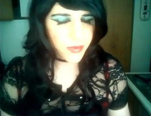 Amy Beautifull Smoke Godess