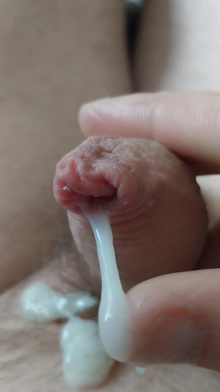 Gorgeous Girlcock Exploding Cumshot