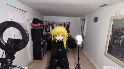 Kigurumi in heavy rubber breathplay rebeathing air from their suit