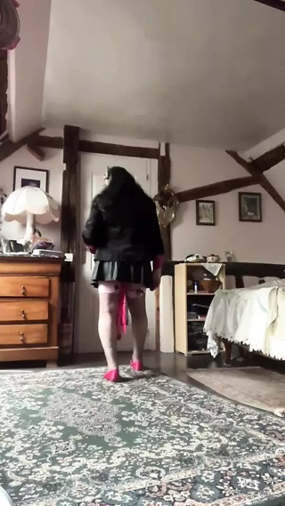 Outfit with a little faux leather skirt for a night out