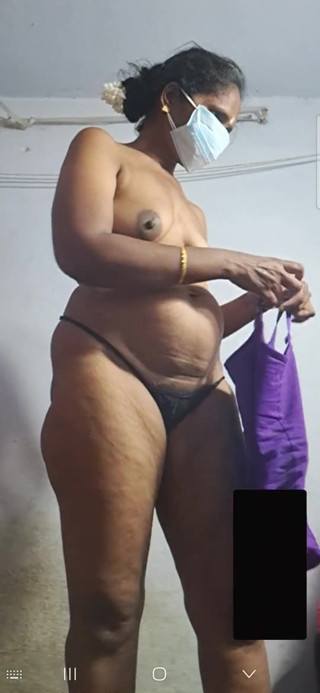Tamil aunty playing boobs and pussy