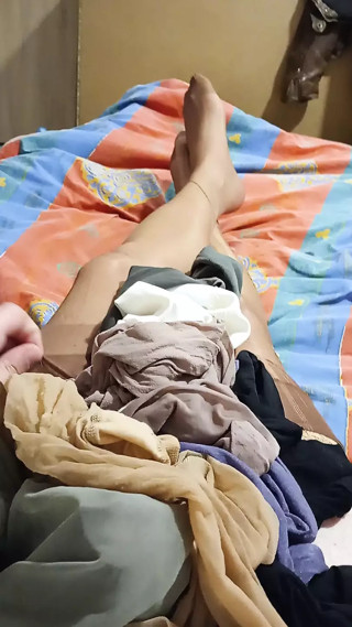 I steal my mommy nylons and masturbate with them