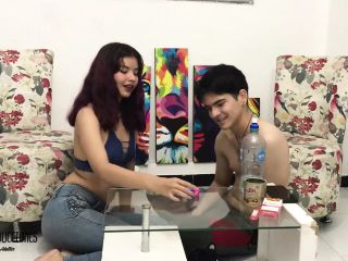 I Play a Sexual Game with My Stepbrother - Porn in Spanish