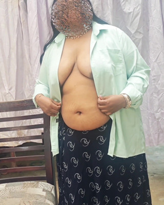 India Woman in Skirt Getting Naked