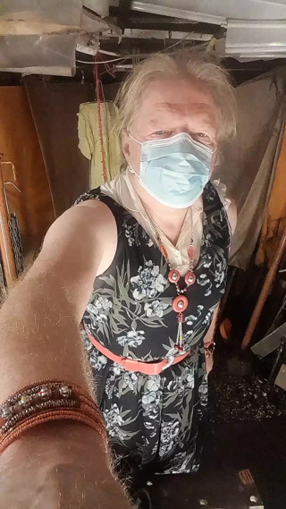 In hip holder to woman thumbnail